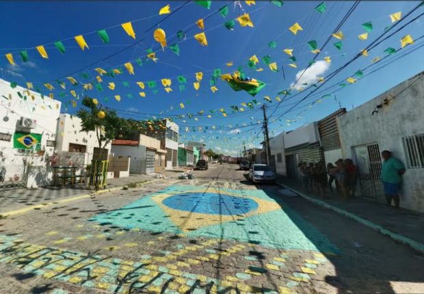 fudbalskata-treska-zapocna-prosetajte-po-ukrasenite-brazilski-ulici-foto