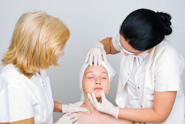 dermatolozite-otkrivaat-10-mitovi-povrzani-so-kozata-1