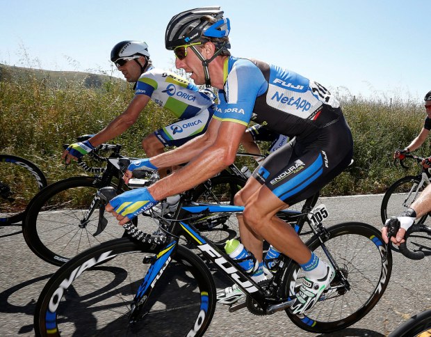 fotografija-za-koja-zboruva-celiot-svet-vaka-izgledaat-nozete-na-velosipedist-po-tour-de-france-01.jpg