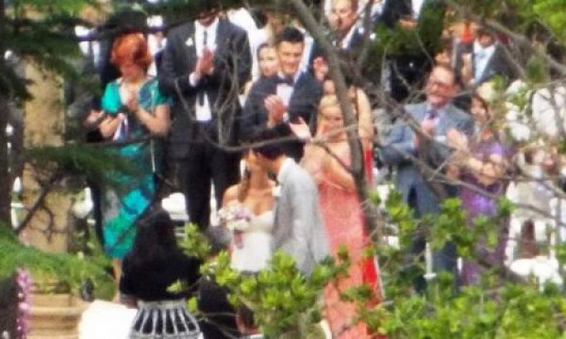 prvata-oficijalna-fotografija-od-svadbata-na-novak-i-jelena-001.jpg