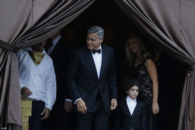 pocnuva-svadbata-na-george-clooney-i-amal-alamudin-foto-video-18