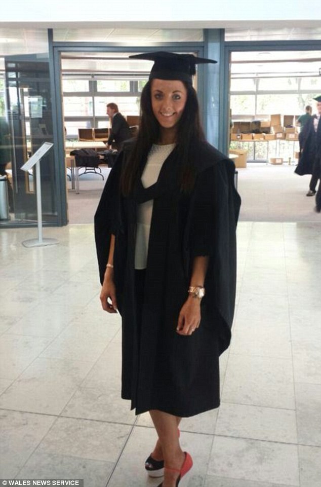 1412674456362_wps_15_Trainee_lawyers_were_shoc.jpg