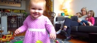 najubav-spomen-od-prvite-pagjanja-i-prvite-cekori-na-edno-bebe-video-01-povekje
