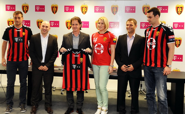 partnerstvo-na-makedonski-telekom-i-t-mobile-makedonija-so-sportskiot-klub-vardar-01.jpg