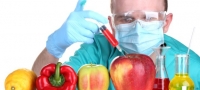 4-prirodni-nacini-za-da-go-iscistite-organizmot-od-gmo-i-pesticidi-01-povekje