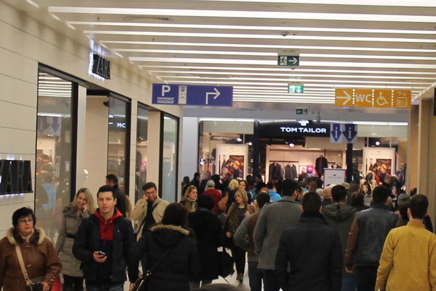 black-friday-gi-ispolni-hodnicite-na-skopje-city-mall-001.JPG