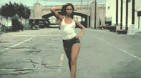 kako-reagirate-a-kako-bi-trebalo-da-reagirate-koga-ke-se-sretnete-so-bivsiot-ta-3.gif
