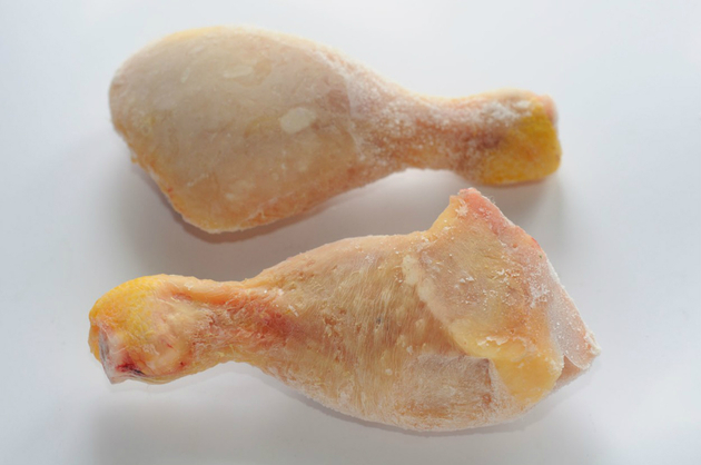 zaboravete-na-mikro-peckata-ova-e-najdobriot-nacin-da-go-odmrznete-mesoto-01.jpg