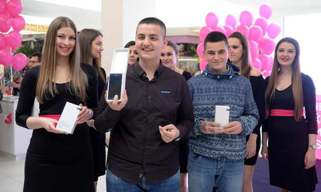 t-mobile-im-podari-samsung-galaxy-s6-na-deset-korisnici-1.jpg