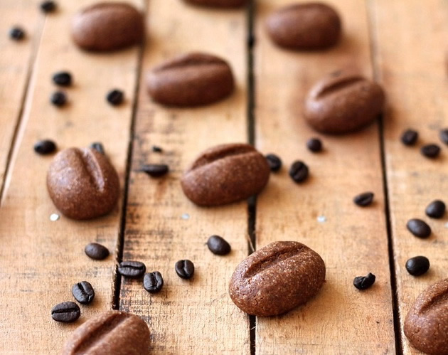 desert-bez-pecenje-kolaci-vo-oblik-na-zrna-kafe-03.jpg