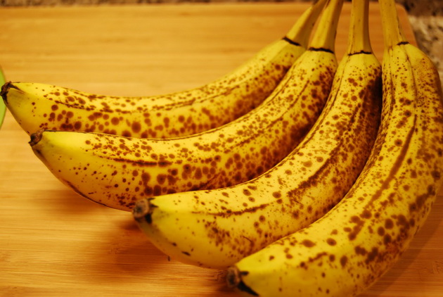 zosto-bananite-so-tocki-se-pozdravi-01.jpg