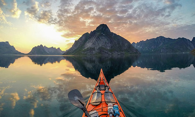 fotografii-vo-prvo-lice-fjordovite-niz-ocite-na-eden-kajakar-01.jpg