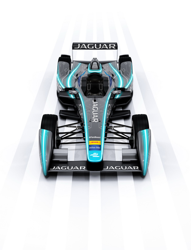 jaguar-se-vraka-na-trkackite-pateki-3.jpg