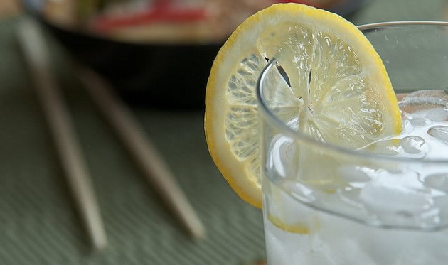 4-raboti-koi-treba-da-gi-znaete-za-utrinskata-voda-so-limon-01.jpg