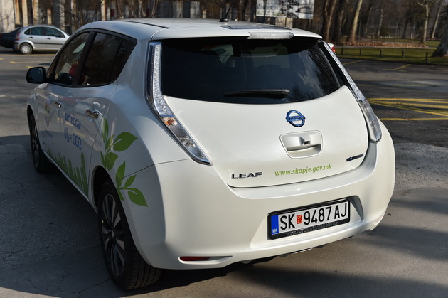 nissan-leaf-prv-100-elektricen-avtomobil-nabaven-za-gradskata-administracija-03.jpg