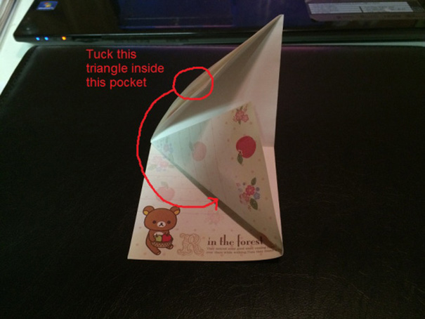 Napravi-sam-interesen-trik-za-pravenje-origami-bukmarkeri-06
