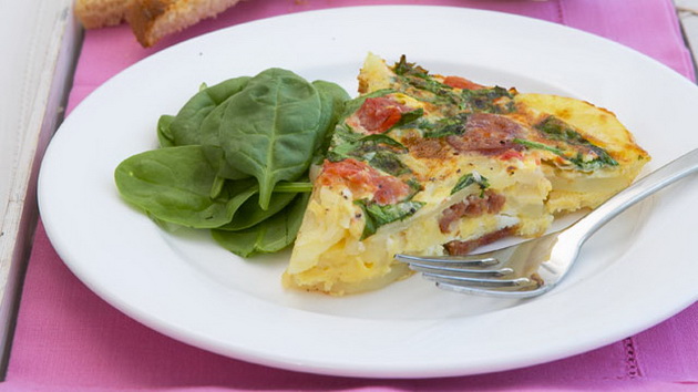 spanski-omlet-so-kompiri-i-kolbasi-001.jpg