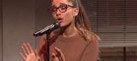 ariana-grande-e-navistina-dobra-vo-imitiranje-na-drugi-dzvezdi-01-povekje