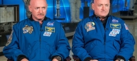 astronautot-skot-keli-od-vselenata-se-vrati-i-postar-i-pomlad-od-svoj-brat-01-povekje