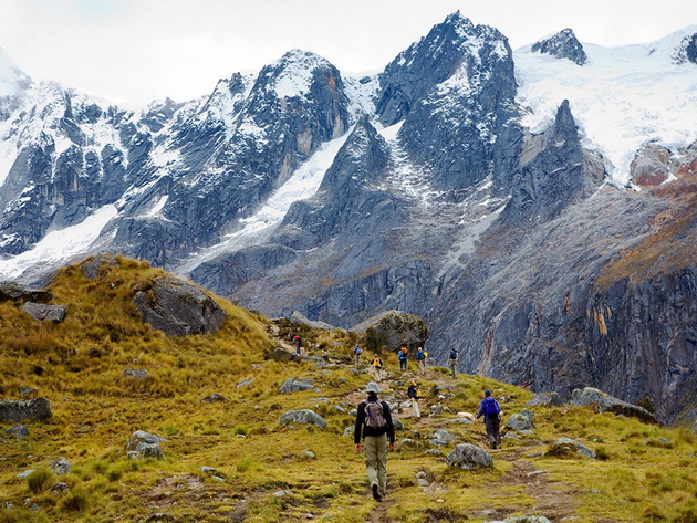 Cordillera-Blanca-santa-cruz-peru-danita-delimont-alamy.jpg