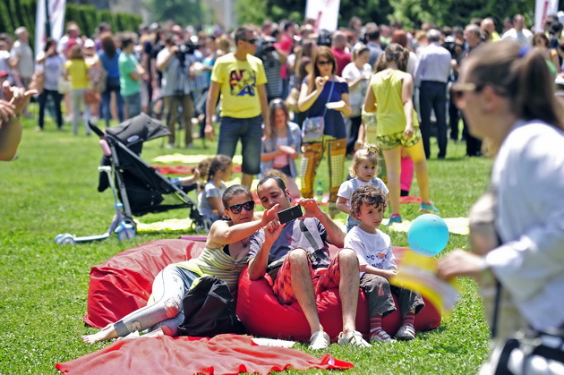 gurmanska-nedela-vo-gradski-park-po-povod-10-godini-na-sovetot-na-stranskite-investitori-pri-stopanska-komora-makedonija-7.jpg