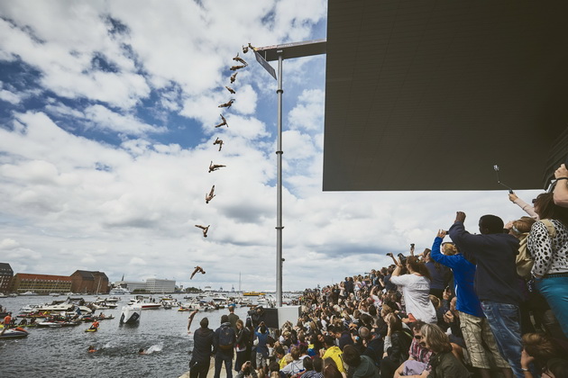 red-bull-cliff-diving-2016-geri-hant-im-se-vrati-na-pobedite-so-rekord-vo-danska-02.jpg