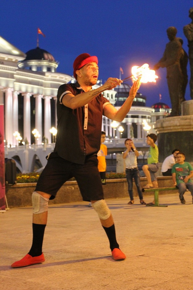sesti-den-baskerfest-vo-skopje-artistite-se-vljubija-vo-gradot-5.jpg