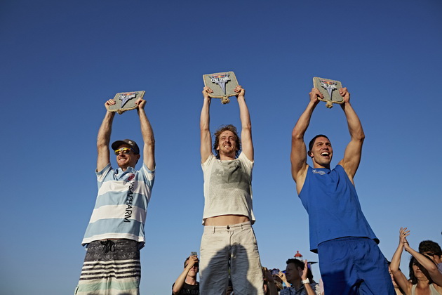 red-bull-cliff-diving-2016-france-la-rochelle-hant-go-kompletira-kambekor-so-het-trik-vo-francija-01.jpg