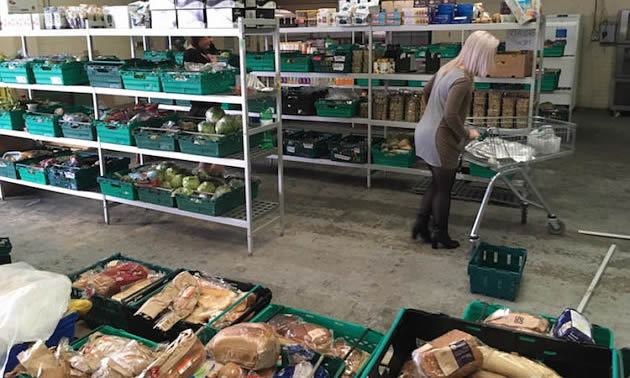 Plati-kolku-sto-mislis-Prviot-supermarket-vo-svetot-koj-prodava-hrana-pred-izminuvanje-narokot-bez-ceni-01_copy.jpg