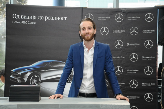 makedonecot-slavce-tanevski-go-dizajnirase-noviot-mercedes-benz-glc-coupe-i-go-pretstavi-svoeto-delo-vo-makedonija-2.jpg