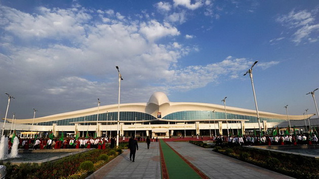 turkmenistan-otvori-aerodrom-vo-oblik-na-sokol-vreden-2-3-milijardi-dolari-4.jpg