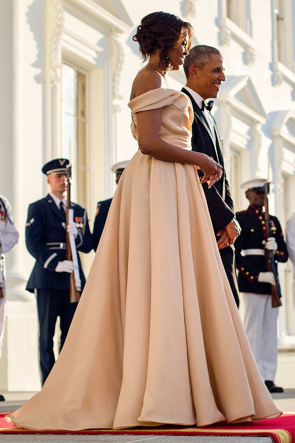 Najubavite-fustani-koi-Misel-Obama-gi-nosese-na-drzavnite-veceri-12