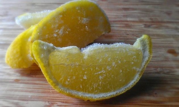 Zosto-sekogas-treba-da-cuvate-smrznati-limoni-doma-01