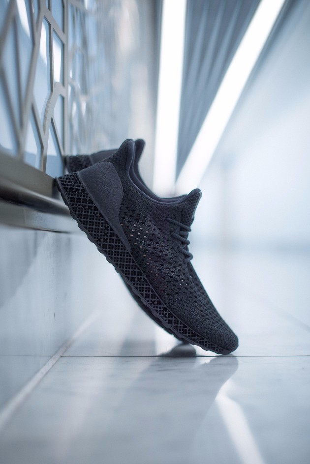 Adidas-e-vekje-vo-idninata-prvite-patiki-napraveni-so-3D-printer-na-prodazba-03.jpg