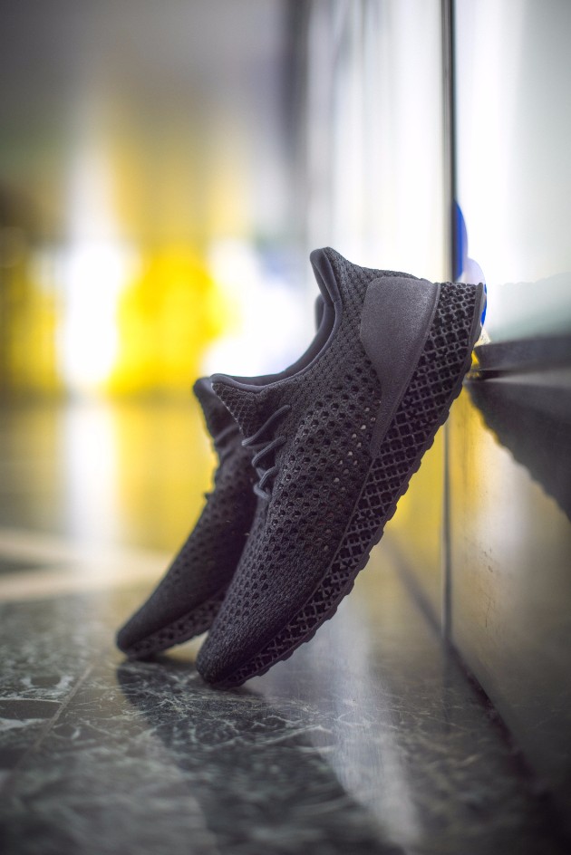 Adidas-e-vekje-vo-idninata-prvite-patiki-napraveni-so-3D-printer-na-prodazba-04.jpg