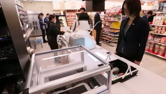 pametna-tehnologija-vo-supermarketite-na-japonija-namirnicite-vi-gi-pakuva-i-kupuva-robotski-sistem-1.jpg