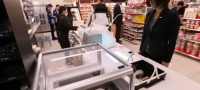 pametna-tehnologija-vo-supermarketite-na-japonija-namirnicite-vi-gi-pakuva-i-kupuva-robotski-sistem-1 copy-povekje
