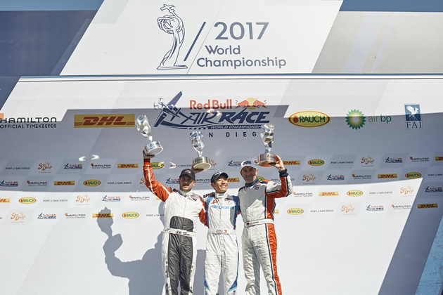 red-bull-air-race-2017-usa-san-diego-japonecot-muroja-se-vivna-do-triumfot-vo-san-diego-1.jpg