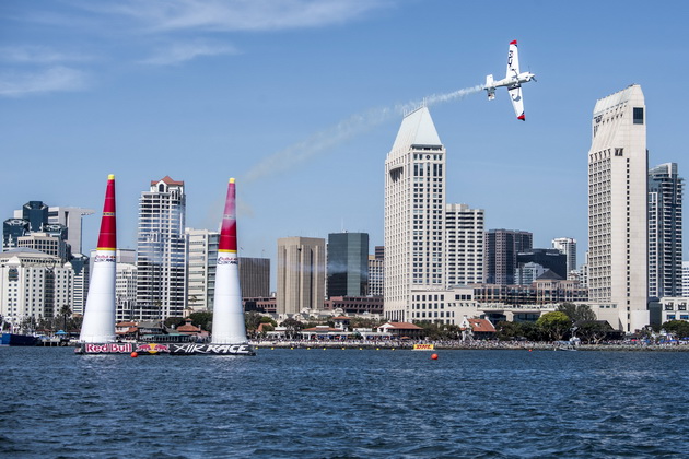 red-bull-air-race-2017-usa-san-diego-japonecot-muroja-se-vivna-do-triumfot-vo-san-diego-2.jpg