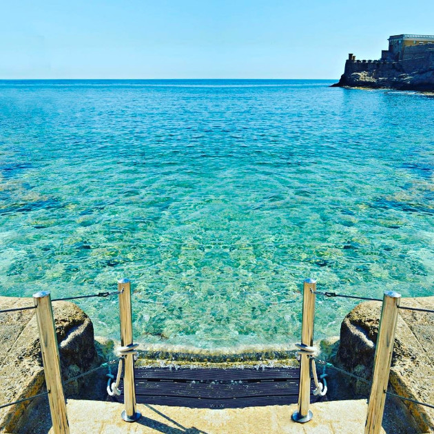 Dokolku-se-najdete-vo-Malta-zadolzitelno-zaplivajte-vo-ovie-6-otvoreni-bazeni-08.jpg