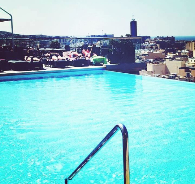 Dokolku-se-najdete-vo-Malta-zadolzitelno-zaplivajte-vo-ovie-6-otvoreni-bazeni-09.jpg
