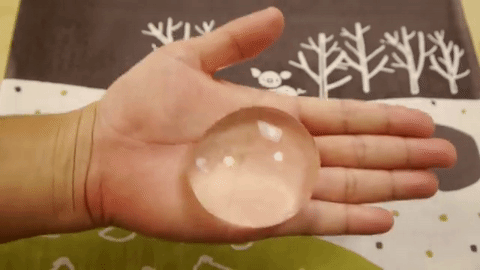 kako-kapka-dozhd-prozirna-tortichka-so-jagodi-2.gif