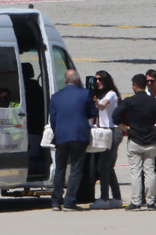 prvi-fotki-od-bliznacite-na-george-i-amal-clooney-na-odmor-vo-italija-04.jpeg