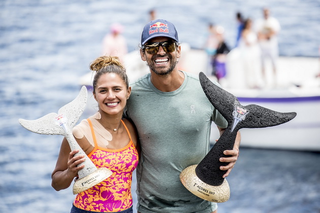 red-bull-cliff-diving-2017-portugal-azores-islands-duke-i-himenez-ja-razgorea-borbata-za-titulata-so-pobedite-na-vulkanskiot-ostrov-2.jpg