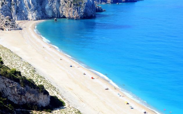 spoj-na-divina-i-neverojaten-pogled-plazata-milos-na-lefkada-e-unikatno-dozivuvanje-06