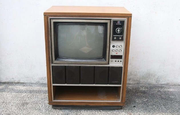 Od-star-televizor-do-nov-unikaten-akvarium (1).jpg