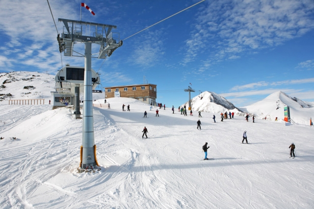 bansko vo bugarija sovrshena destinacija za zima no i leto foto 04