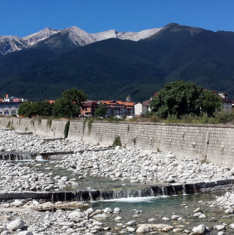 bansko vo bugarija sovrshena destinacija za zima no i leto foto 16