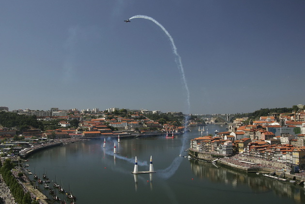 cekanjeto-zavrsi-avionskite-trki-se-vrakjaat-vo-portugalija-02.jpg