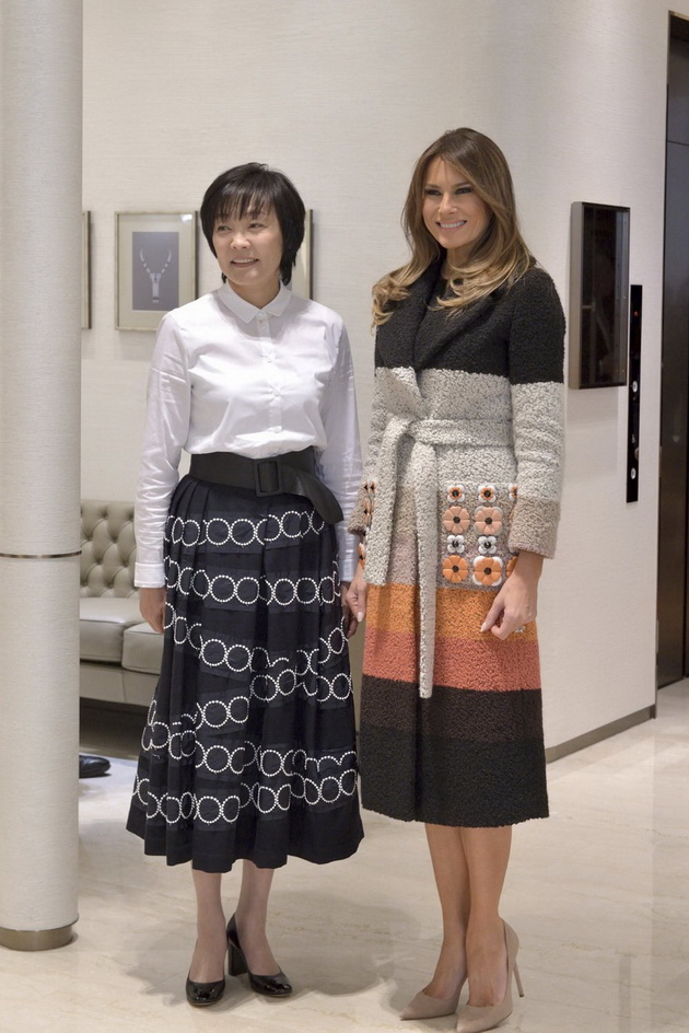 melania-trump-ja-zaseni-soprugata-na-japonskiot-premier-foto-03.jpeg